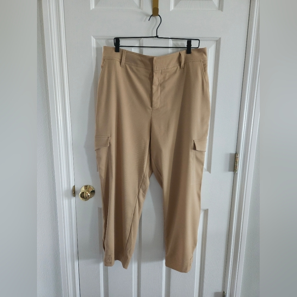 NWOT Simply Vera By Vera Wang High Rise Cargo Pants